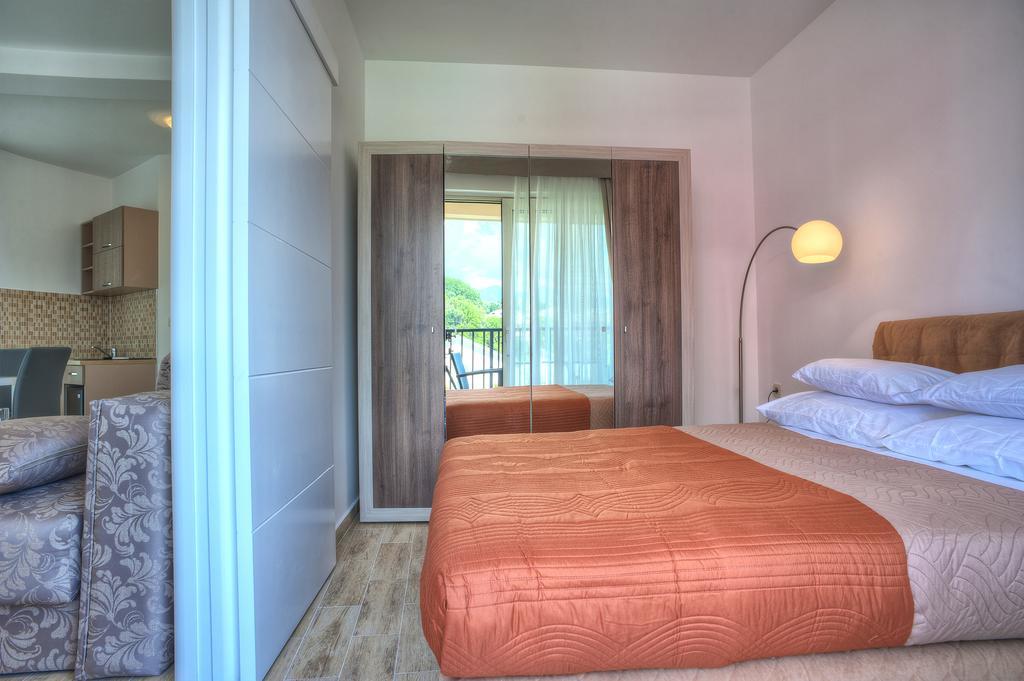 Guest House Przno Bay Sveti Stefan Exterior photo